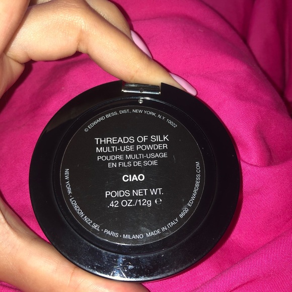 Edward Bess THREADS OF SILK MULTI-USE POWDER - Picture 3 of 3